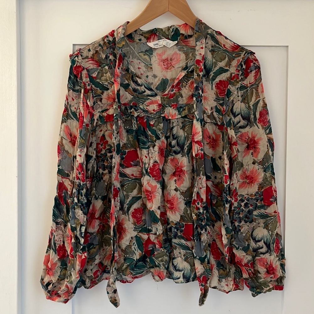 Flowy floral blouse